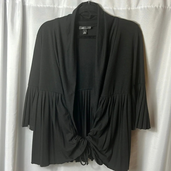 AB Studio Jackets & Blazers - AB Studio Black Pleated Sleeve Open Front Tie Cardigan Top Size Small